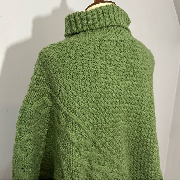 Vintage green wool blend green knit cable fringe shawl cape cozy western boho - Picture 8 of 9